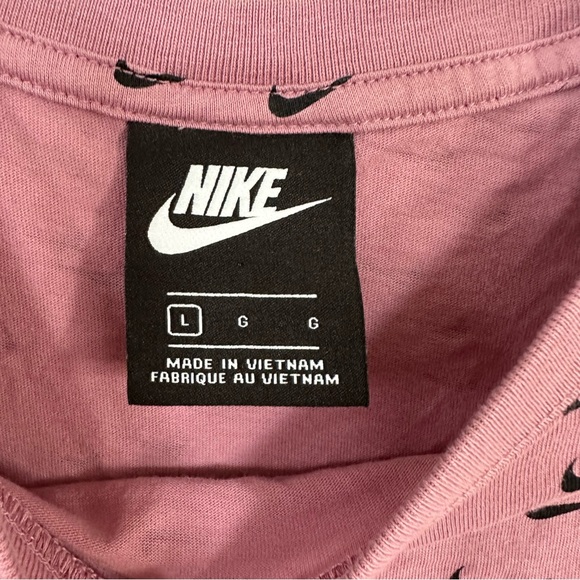 Nike crop tee size L in good condition - Picture 2 of 5